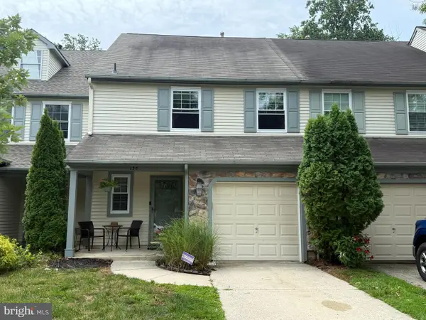 136 Lamplighter Ct, MARLTON, NJ 08053