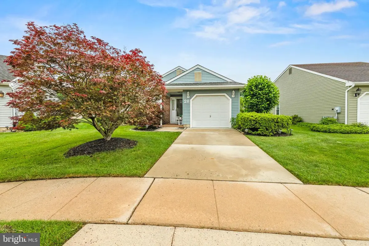 28 White Stone Ct, Mount Laurel, NJ 08054 - #1
