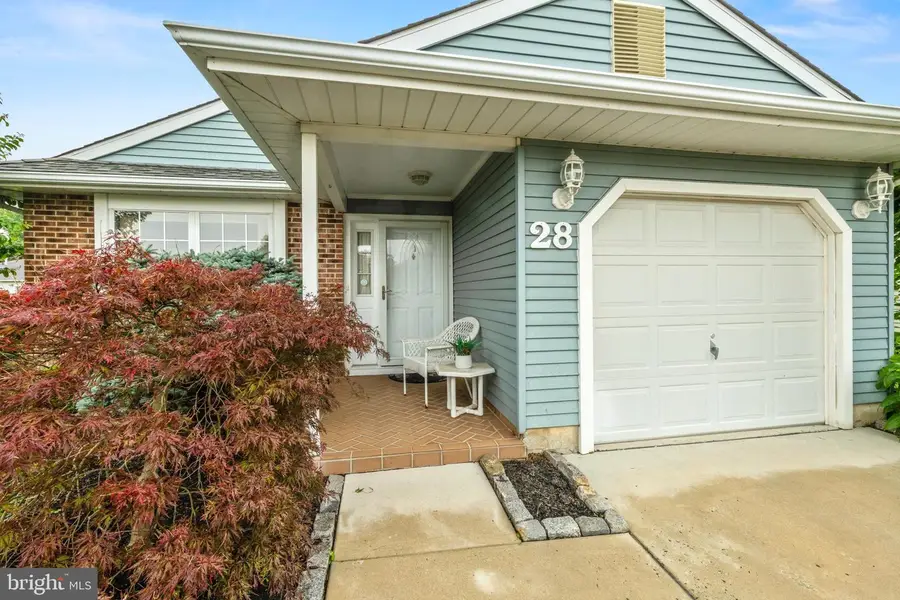 28 White Stone Ct, Mount Laurel, NJ 08054 - #3