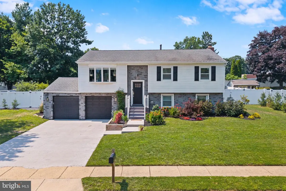 6 Independence Dr, Bordentown, NJ 08505 - #1