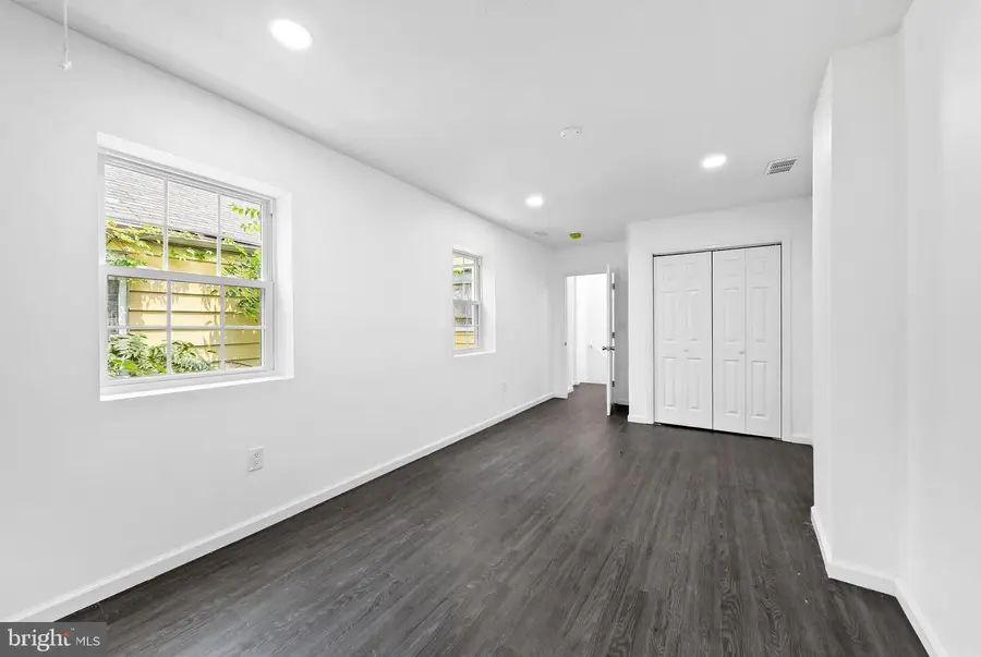 524 York St, Burlington, NJ 08016 - #2
