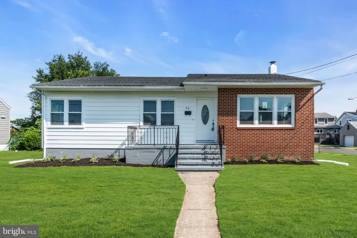 33 W 2nd St, Burlington, NJ 08016 - #1