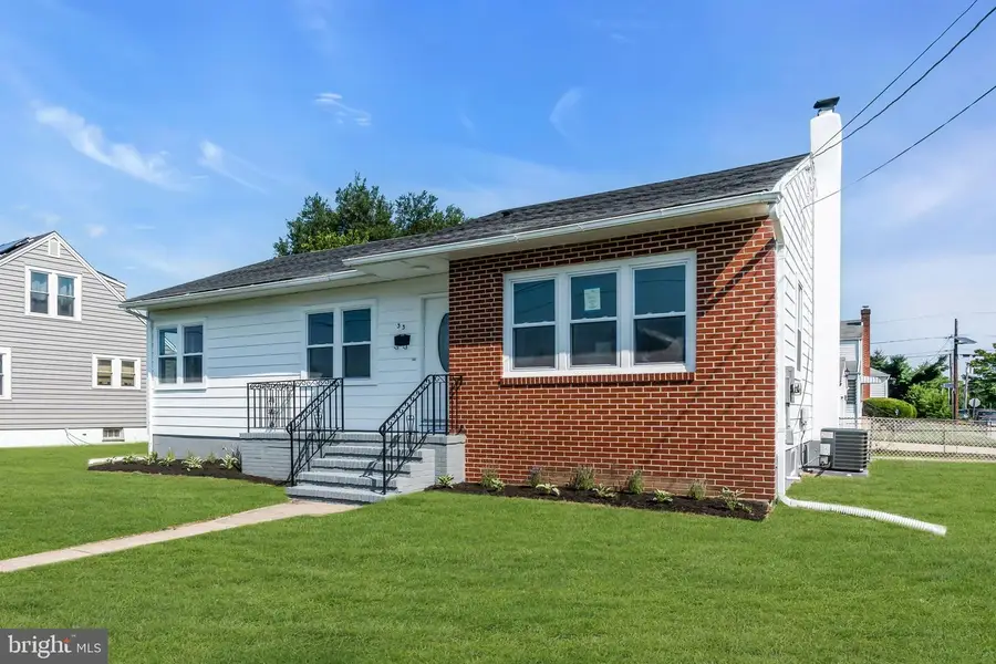 33 W 2nd St, Burlington, NJ 08016 - #3
