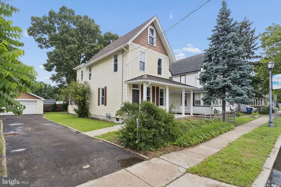 423 W Broad St, Palmyra, NJ 08065 - #3