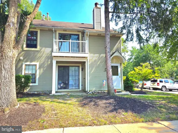 186-b Collin Ct, MOUNT LAUREL, NJ 08054