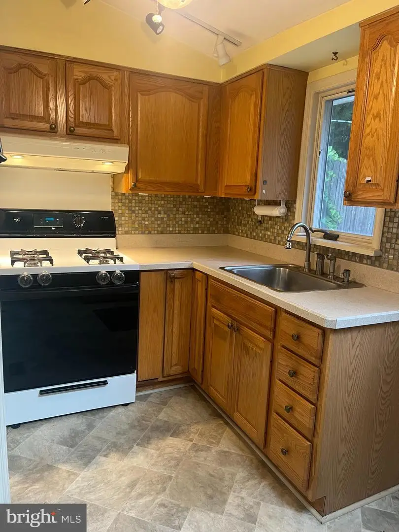 32 Thompson St #32, Bordentown, NJ 08505 - #3