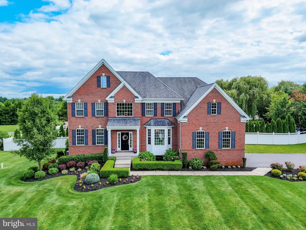 5 Manchester Ct, Columbus, NJ 08022 - #1