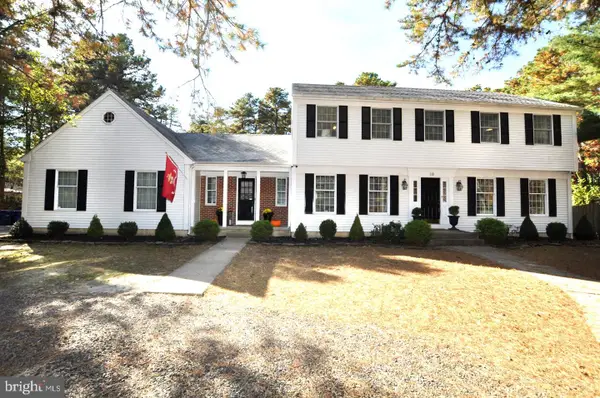 18 Spruce Dr, MEDFORD, NJ 08055
