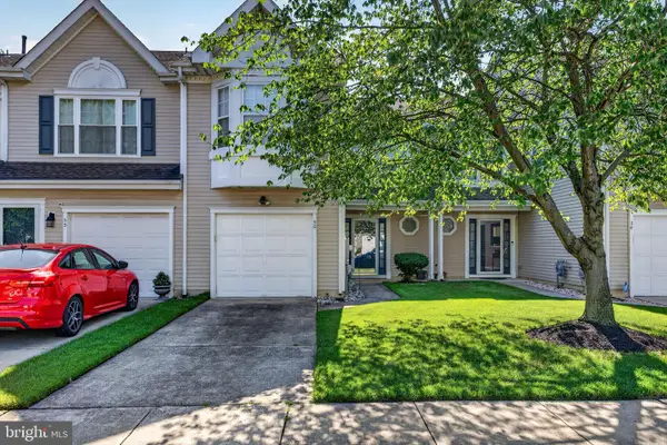 30 Stokes Rd, MOUNT LAUREL, NJ 08054