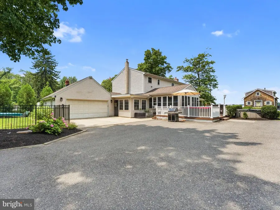 425 Delaware Ave, Delanco, NJ 08075 - #3
