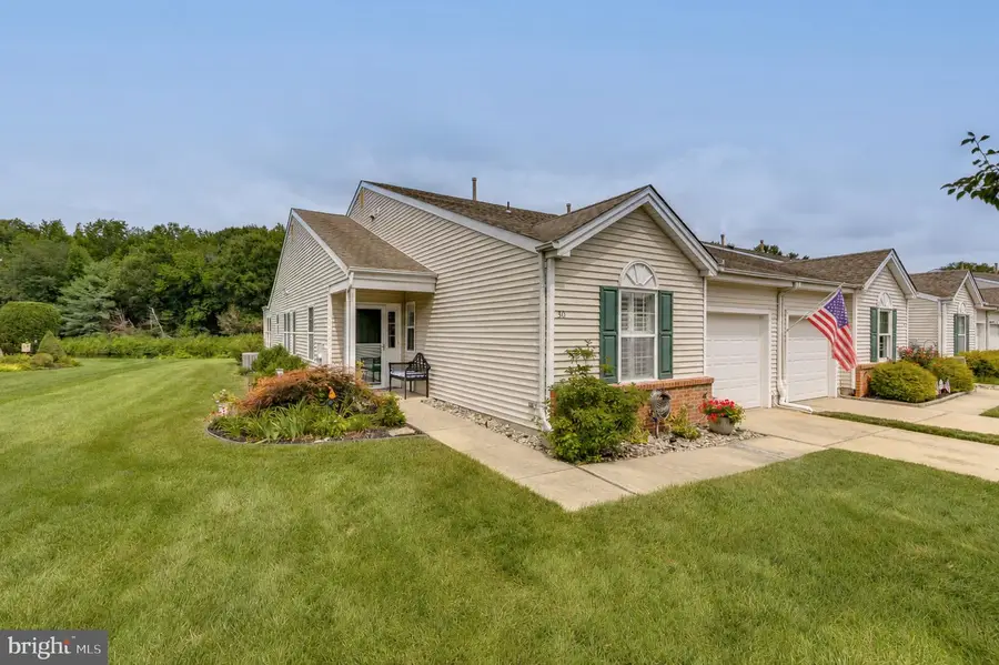 30 Raleigh Dr, Mount Laurel, NJ 08054 - #2