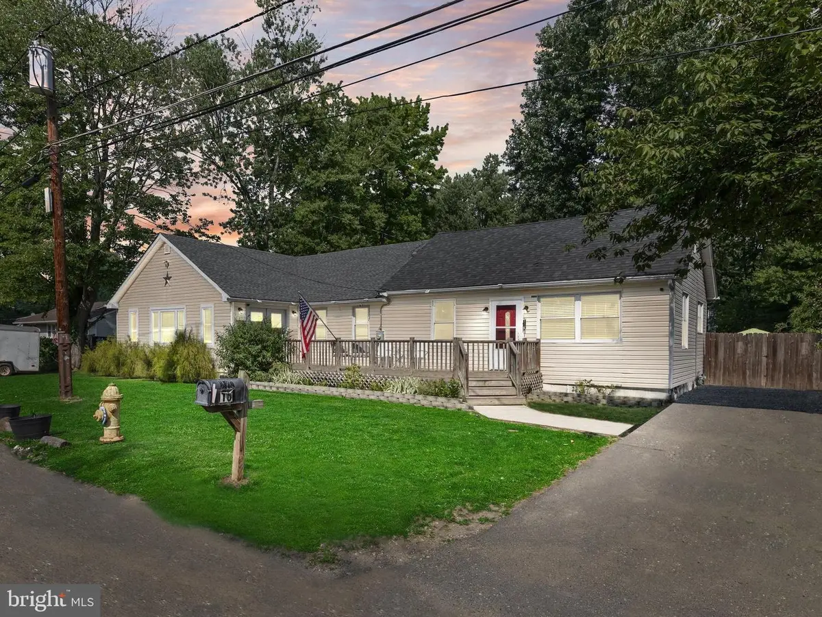 16 Oregon Ave, Mount Laurel, NJ 08054 - #1