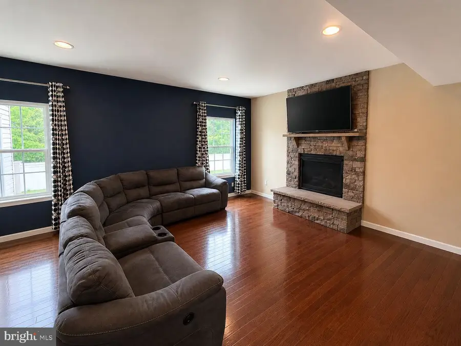 5 Goodyear Ln, Burlington, NJ 08016 - #3