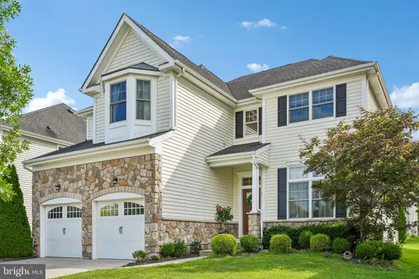 21 Buoy Dr, MOUNT LAUREL, NJ 08054