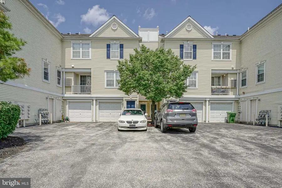 6201 Riverfront Dr, Palmyra, NJ 08065 - #2