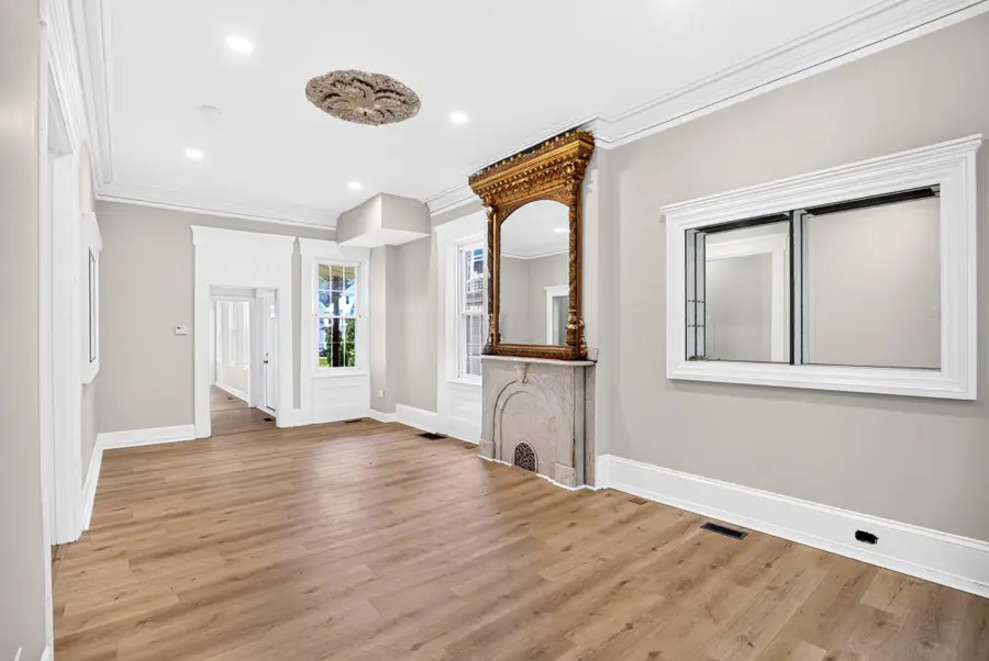 206 E Union St, Burlington, NJ 08016 - #3