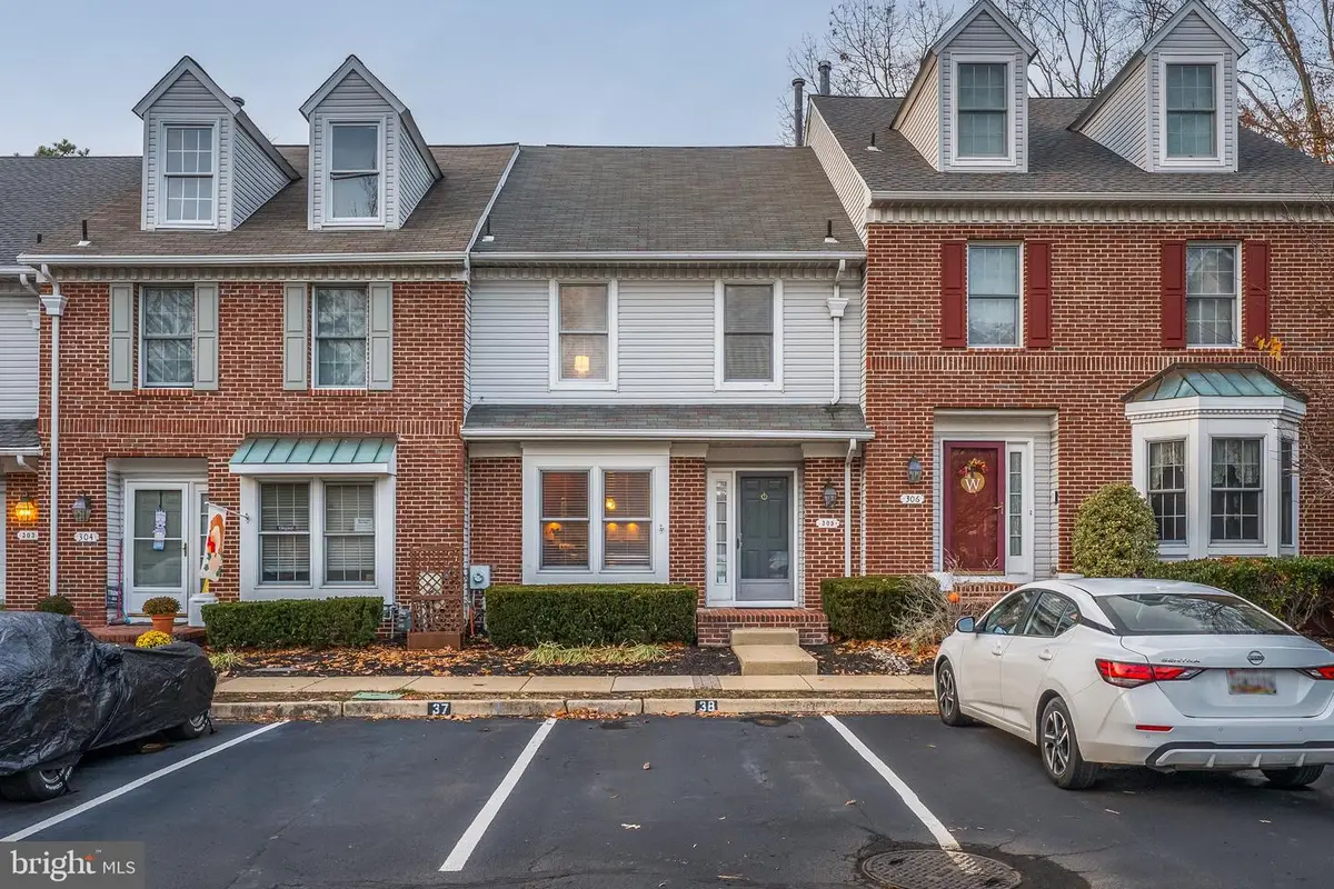 305 Williamsburg Ct, Marlton, NJ 08053 - #1