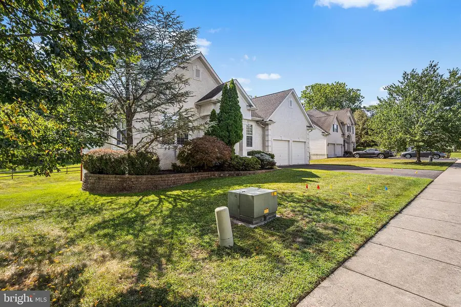 4 Monarch Dr, Burlington, NJ 08016 - #3