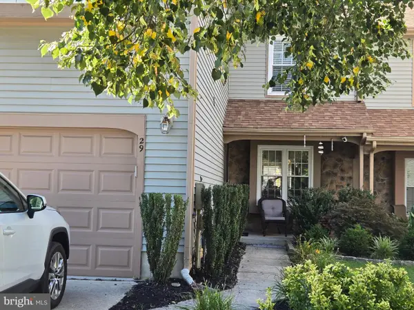 29 Hollowell Way, MOUNT LAUREL, NJ 08054