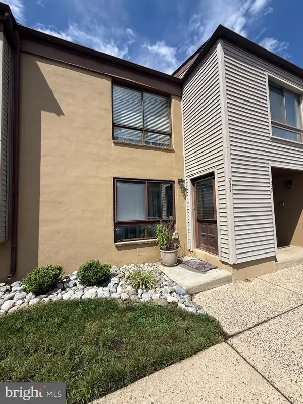 231 James Ct Ct, MARLTON, NJ 08053