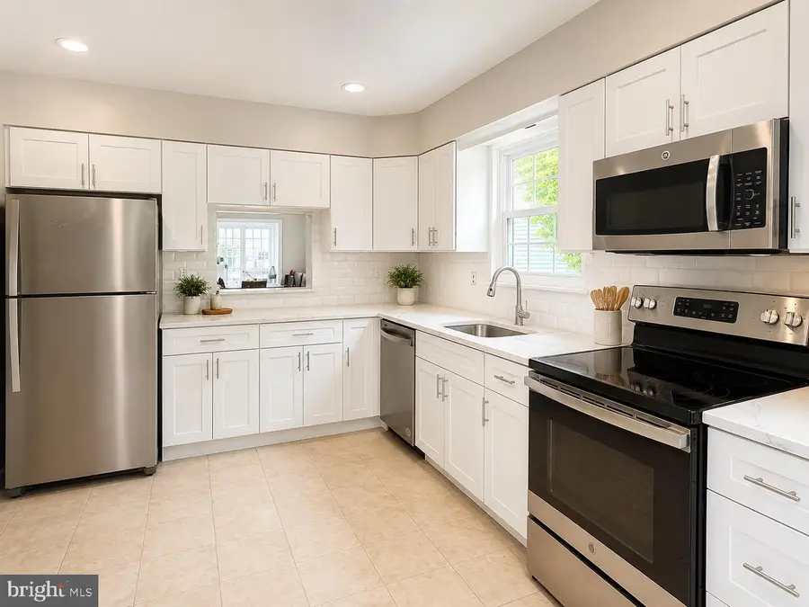 10 Adner Dr, Mount Laurel, NJ 08054 - #2