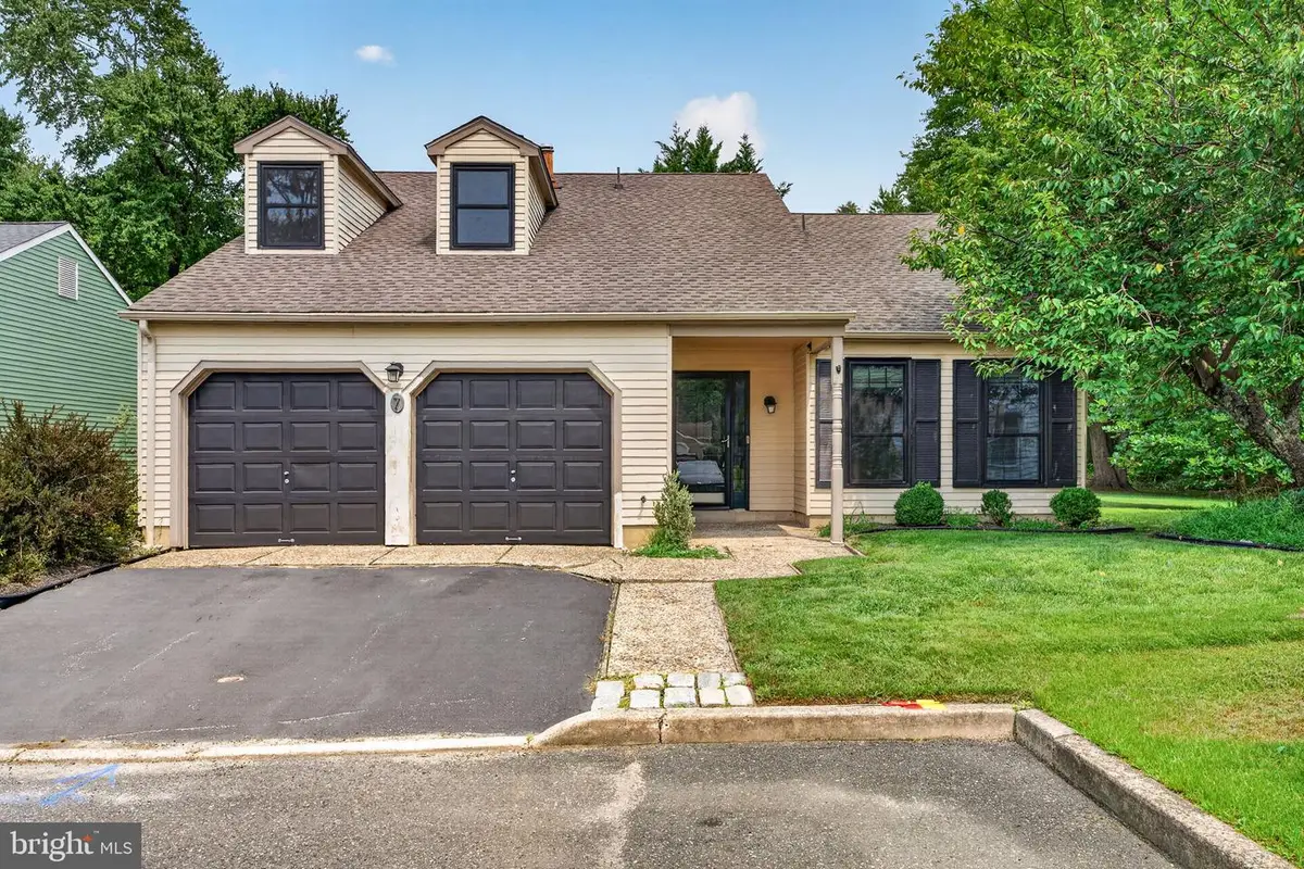 7 Stonybrook Ct, Medford, NJ 08055 - #1