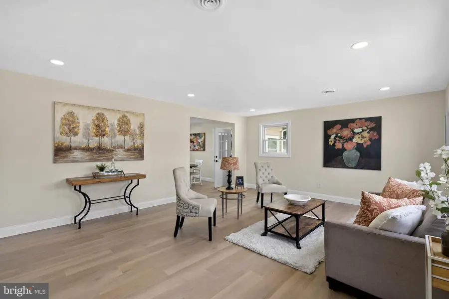 901 Shadeland Ave, Burlington, NJ 08016 - #3