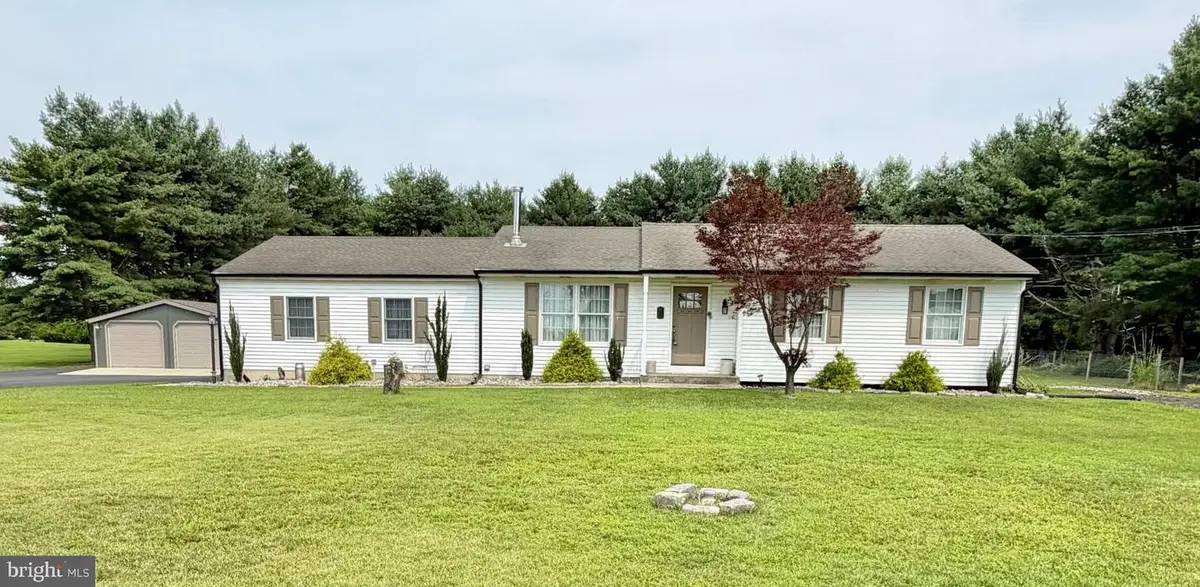 2291 Monmouth Rd, Jobstown, NJ 08041 - #1