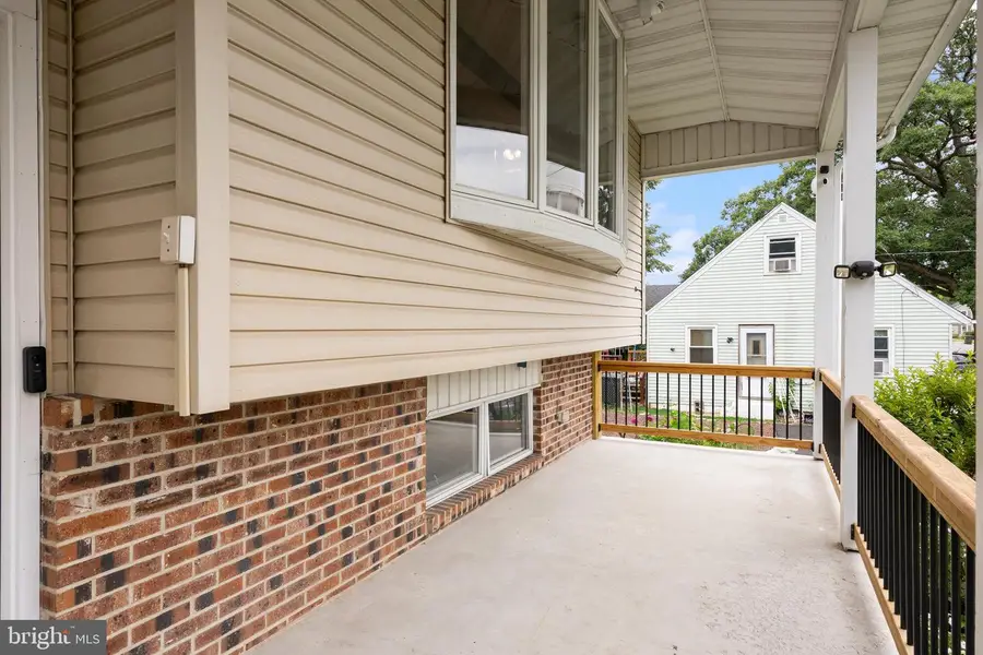 34 W 8th St, Burlington, NJ 08016 - #2
