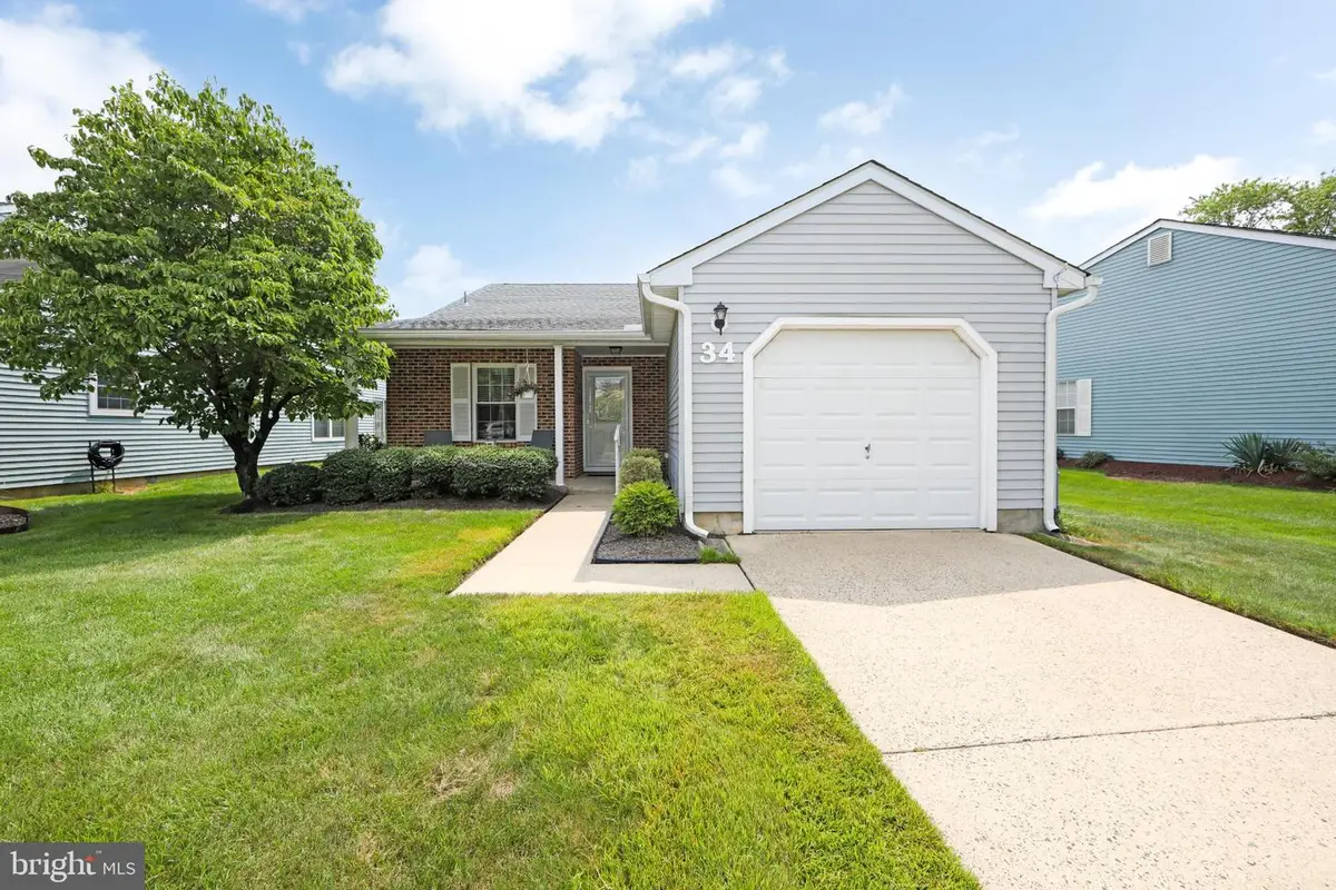 34 Fairfax Dr, Mount Laurel, NJ 08054 - #1
