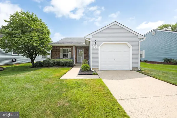 34 Fairfax Dr, MT LAUREL, NJ 08054