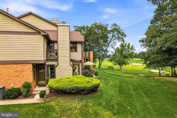 908 Augusta Cir, MOUNT LAUREL, NJ 08054