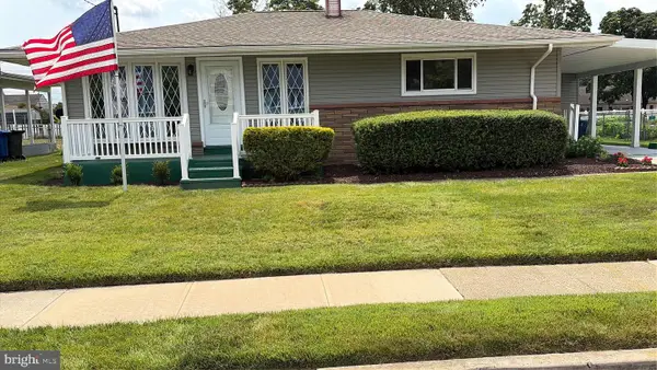 6 Laclede Dr, BURLINGTON, NJ 08016