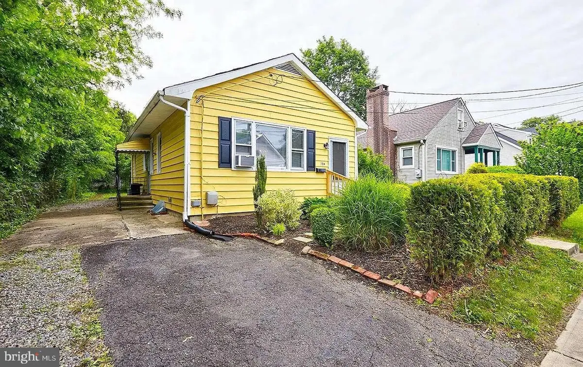 104 Vernon St, Bordentown, NJ 08505 - #1