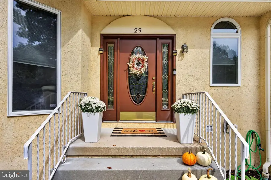 29 Lexington Ct, Mount Laurel, NJ 08054 - #3
