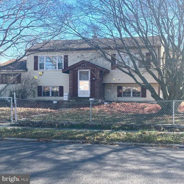 212 College Dr, PEMBERTON, NJ 08068