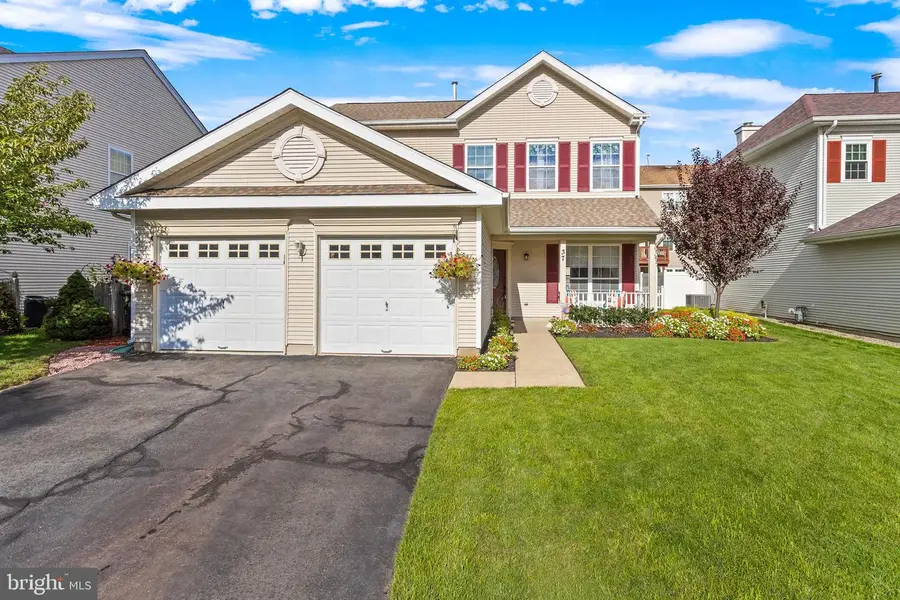 37 Arrowhead Dr, Burlington, NJ 08016 - #2
