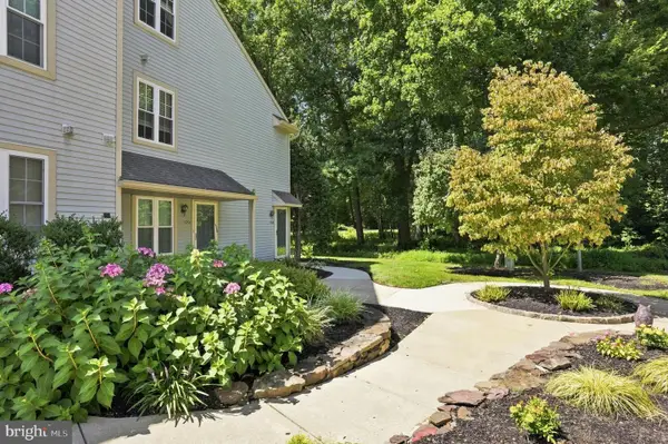 106-b Harwood Ct, MOUNT LAUREL, NJ 08054