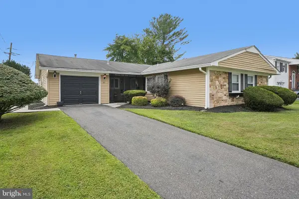 66 Triangle Ln, WILLINGBORO, NJ 08046