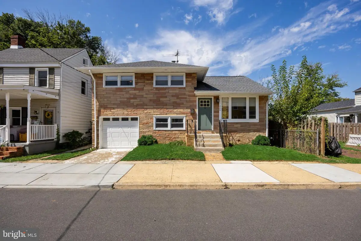 306 Borden St, Bordentown, NJ 08505 - #1