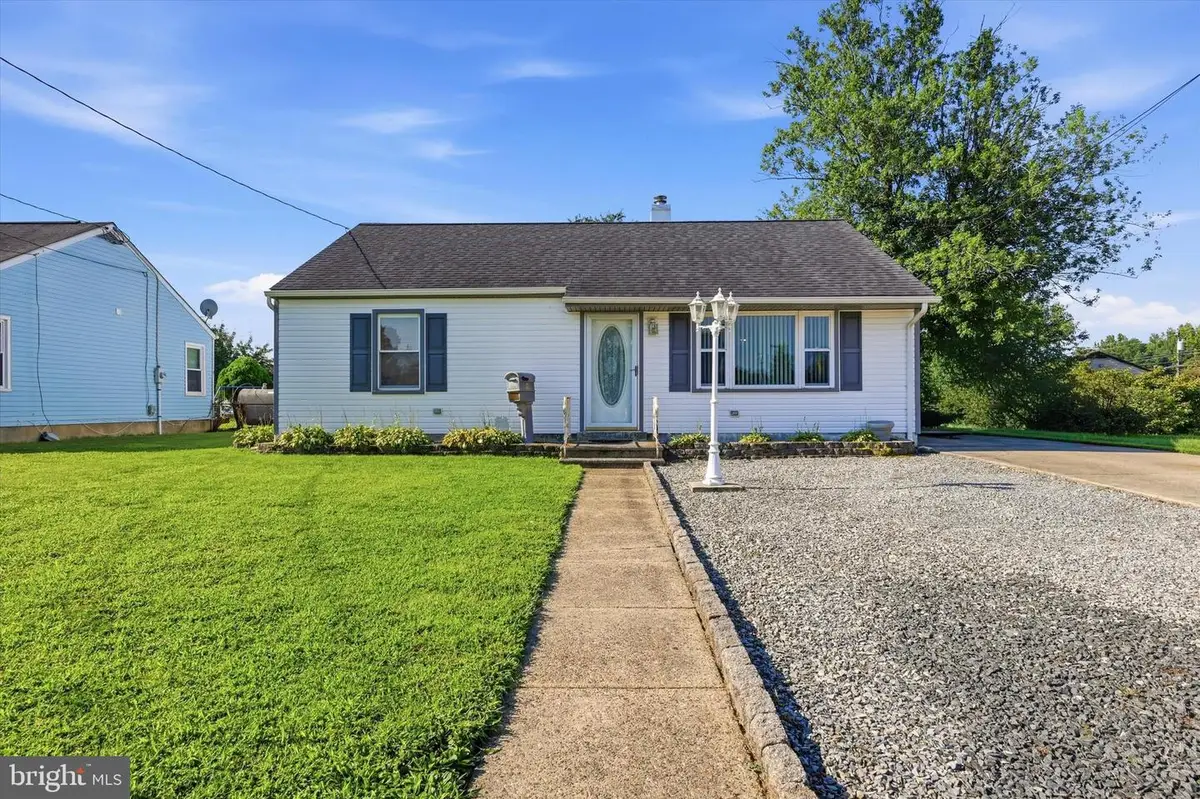 4 Pointville Rd, Pemberton, NJ 08068 - #1