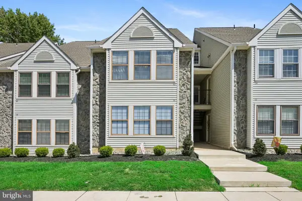23 Chelmsford Ct, MARLTON, NJ 08053