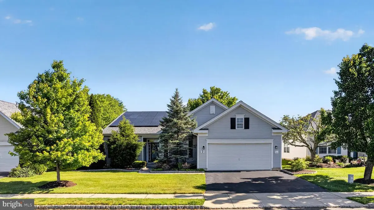 7 Allister Ln, Columbus, NJ 08022 - #1
