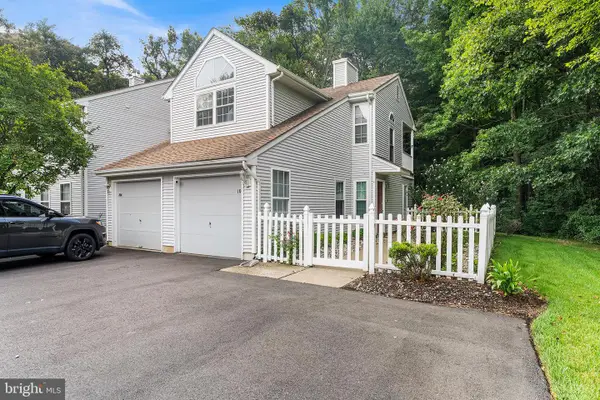 106 Birch Hollow Dr, BORDENTOWN, NJ 08505