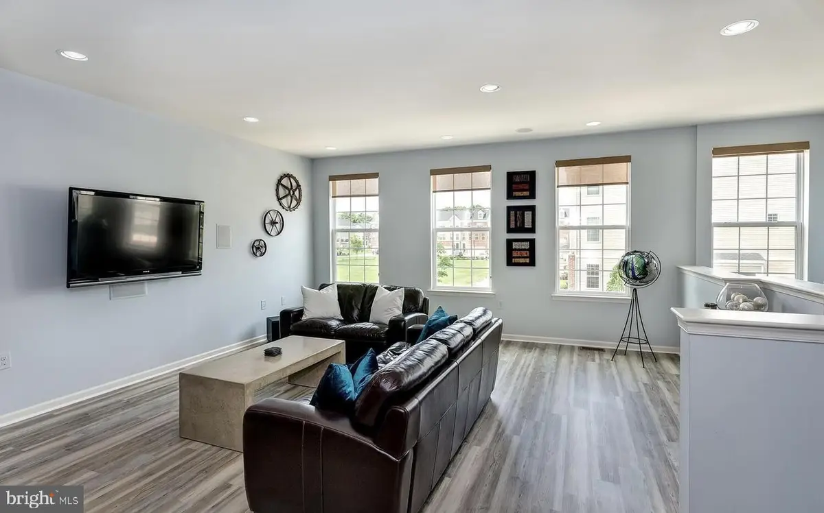 47 Riverwalk Blvd, Burlington, NJ 08016 - #1