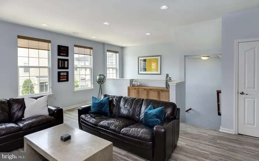 47 Riverwalk Blvd, Burlington, NJ 08016 - #2