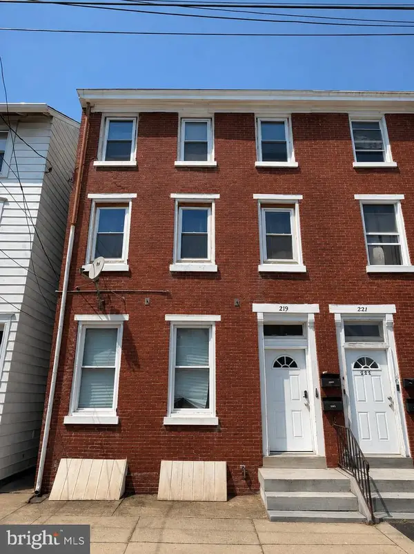 219 E Broad St, BURLINGTON, NJ 08016