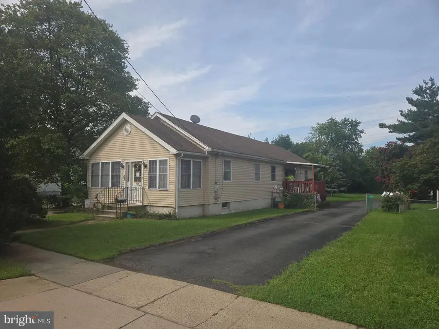 10 New York Ave, Burlington, NJ 08016 - #2