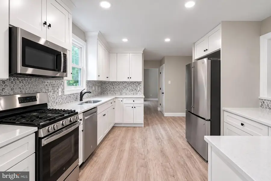 11 S Park Rd, Vincentown, NJ 08088 - #3
