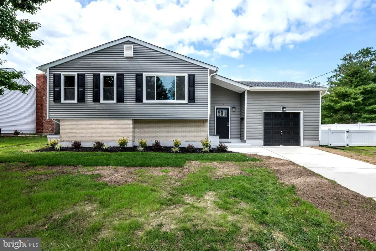 13 Kingsbridge Dr, Burlington, NJ 08016 - #1